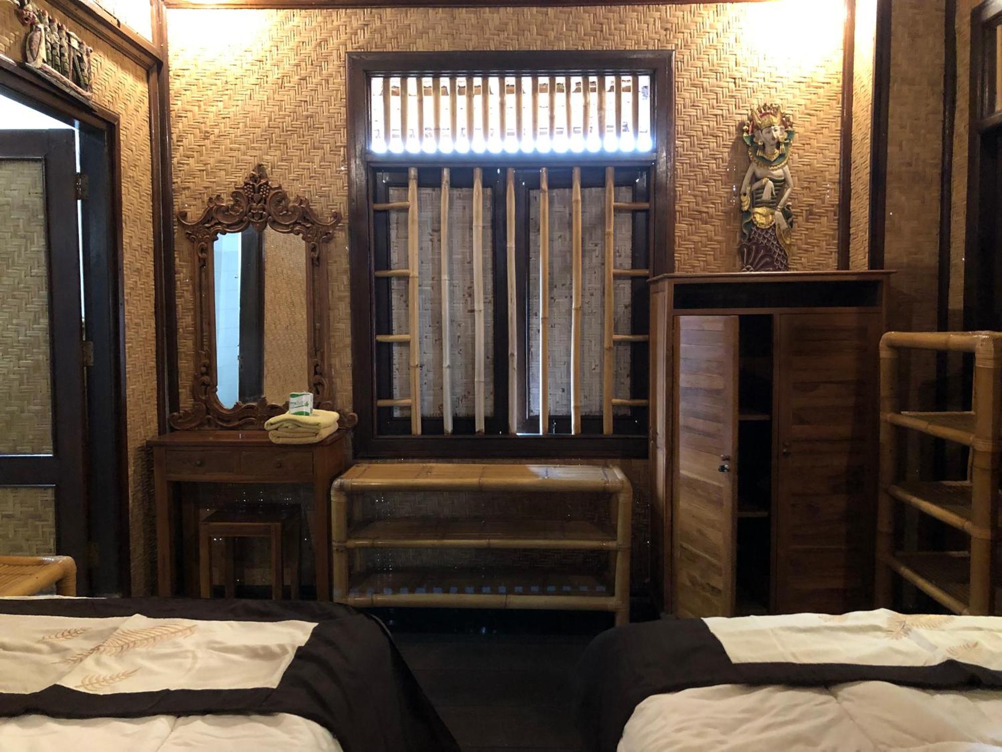 1bd In Family Compound1, 15 Minute Walk To Yoga Barn *