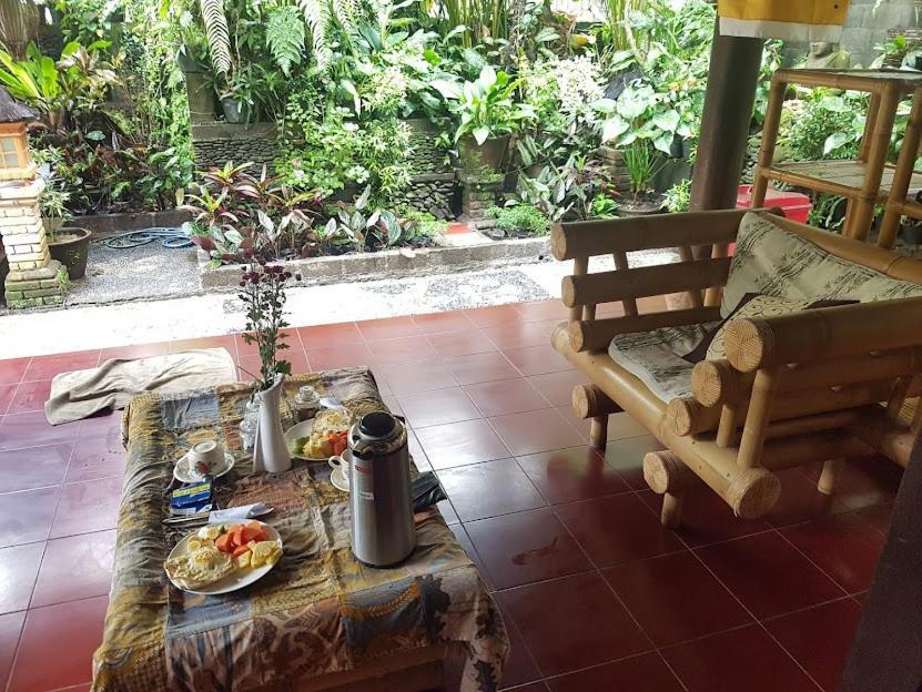 1bd In Family Compound1, 15 Minute Walk To Yoga Barn Homestay Ubud (Bali)